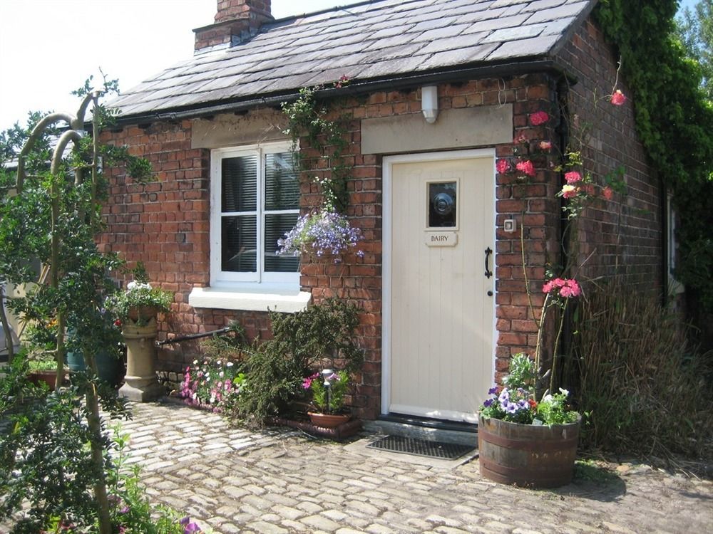 Martin Lane Farm Holiday Cottages Burscough Bagian luar foto